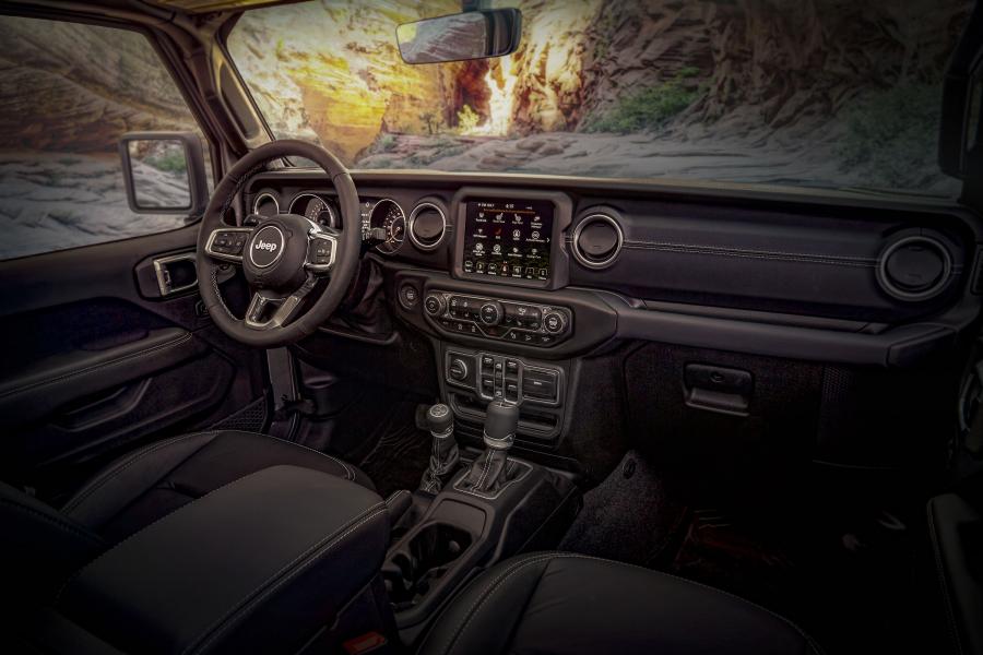 Торпедо Jeep Wrangler Unlimited Moab Edition (JL) 2018 года  (NA) (фото 9 из 16)